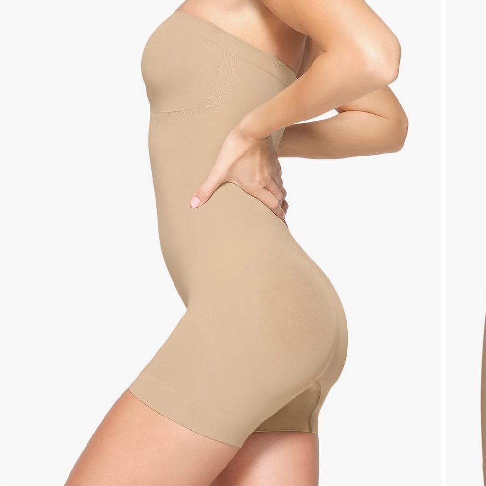 NEW SKIMS  clay seamless sculpt strapless Shorty bodysuit new in pkg/no box - Picture 3 of 7